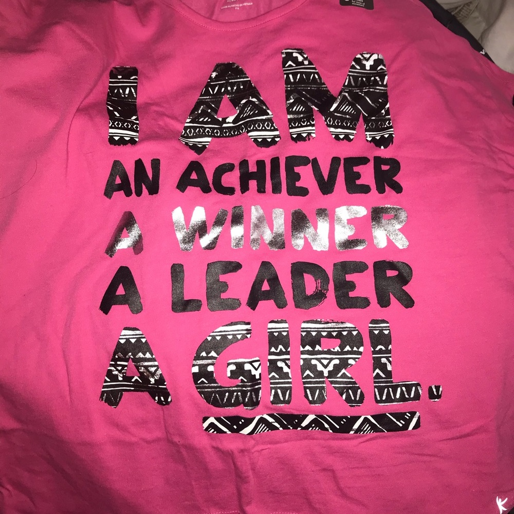 Girls cute shirt. Size 14/16.